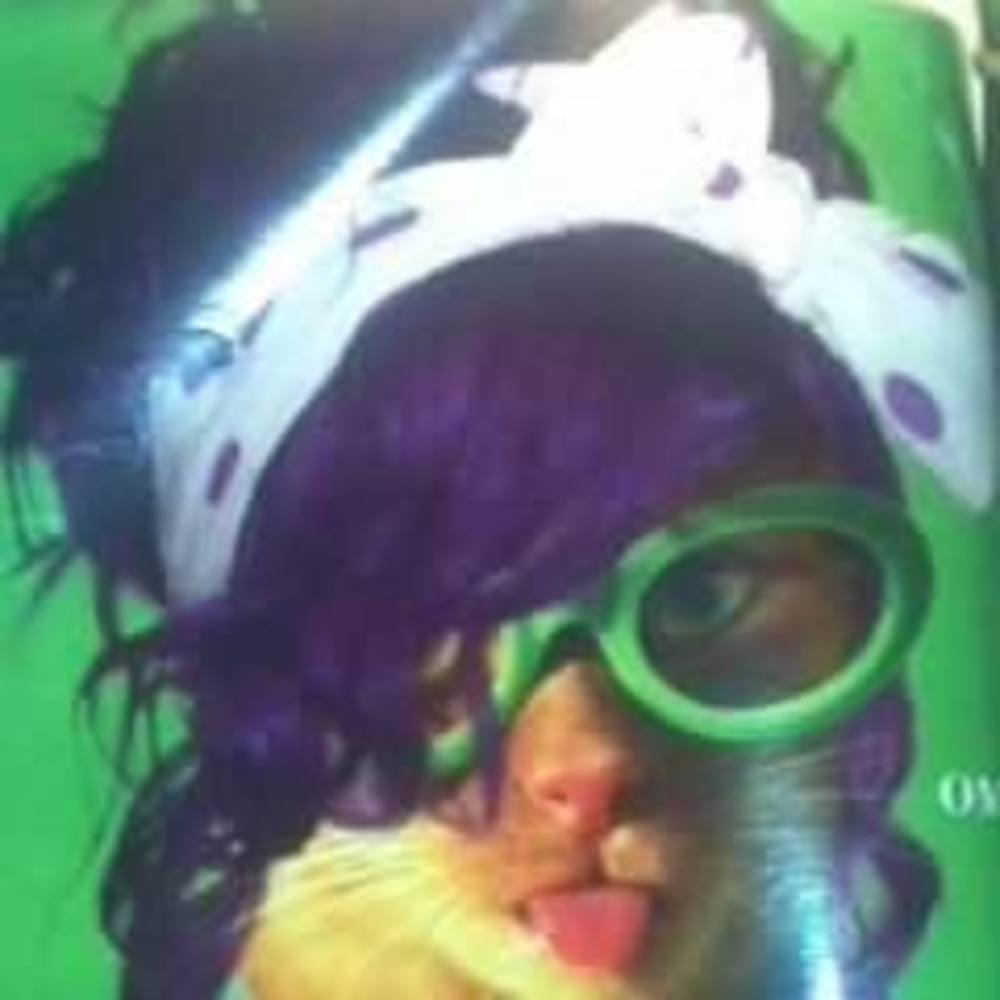 Meet your Posher, Rosario elena